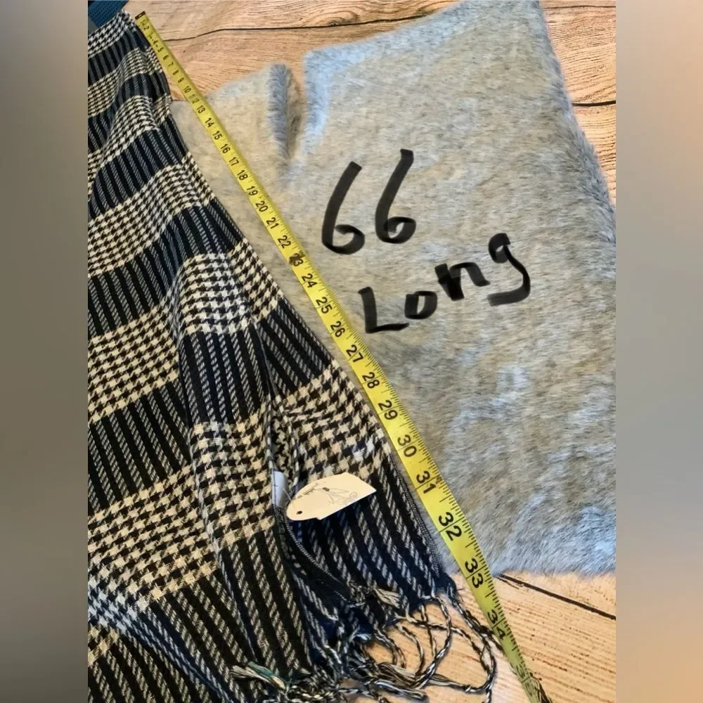 NWT Houndstooth Scarf With Fringe